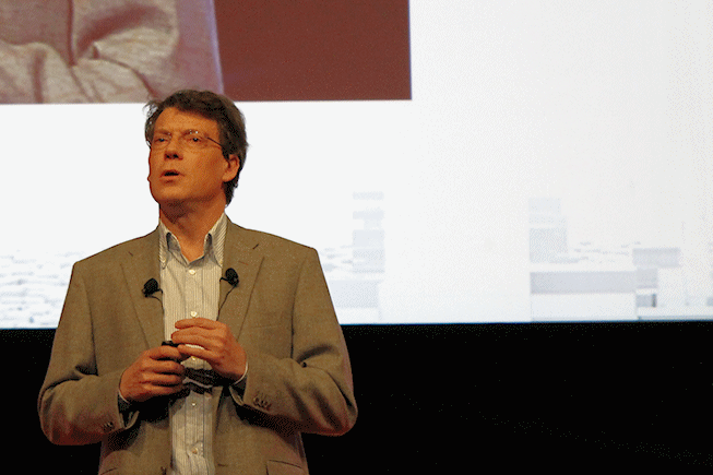 « Le public va adorer vivre 20 ans de plus grâce à Google » pour le fondateur de Doctissimo