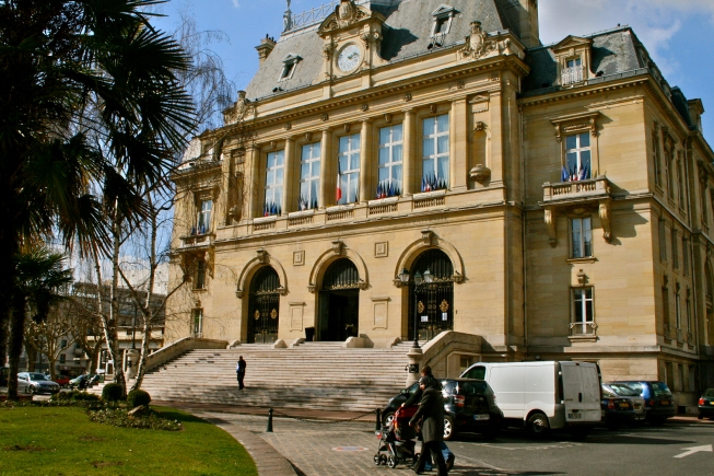 Crise de nerfs autour des disques durs des PC de l’ancienne municipalité à Asnières