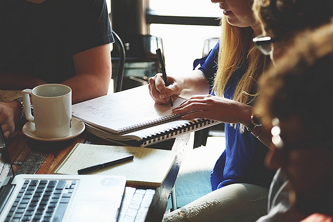 Intelligence artificielle en entreprise : d’abord pour améliorer l’existant