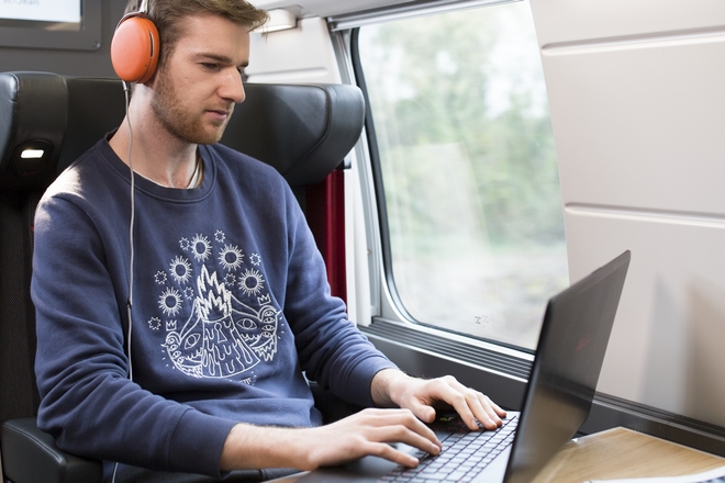 TGV : Wifi gratuit à bord dans toute la France avant la fin 2017