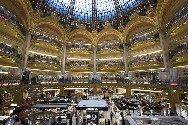 Galeries Lafayette veut rattraper son retard en e-commerce en rachetant La Redoute