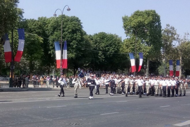 Les cyber combattants en vedette lors du défilé du 14 juillet