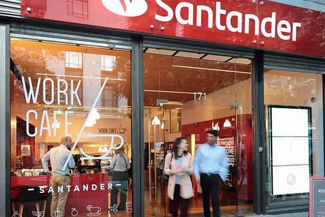 La banque Santander reconvertit ses agences en espaces de coworking