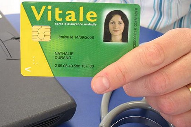 La sécurité sociale revoit fortement à la baisse le nombre de cartes Vitale en surnombre