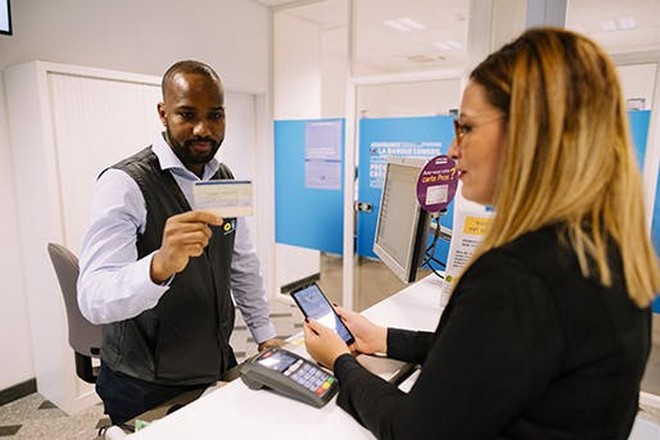 La Poste facilite la création d’une identité numérique dans ses bureaux de poste