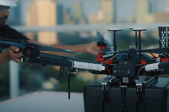 Greffe de poumons transportés par drone à Toronto