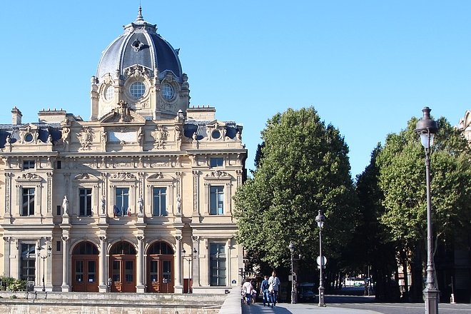 Bases de données juridiques: Doctrine.fr l’emporte au tribunal face aux éditeurs historiques